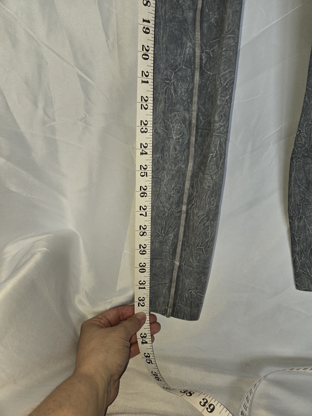 Lululemon Fast and Free High-Rise Tight in Ice Wash Asphalt Grey Size 2 - Picture 4 of 4
